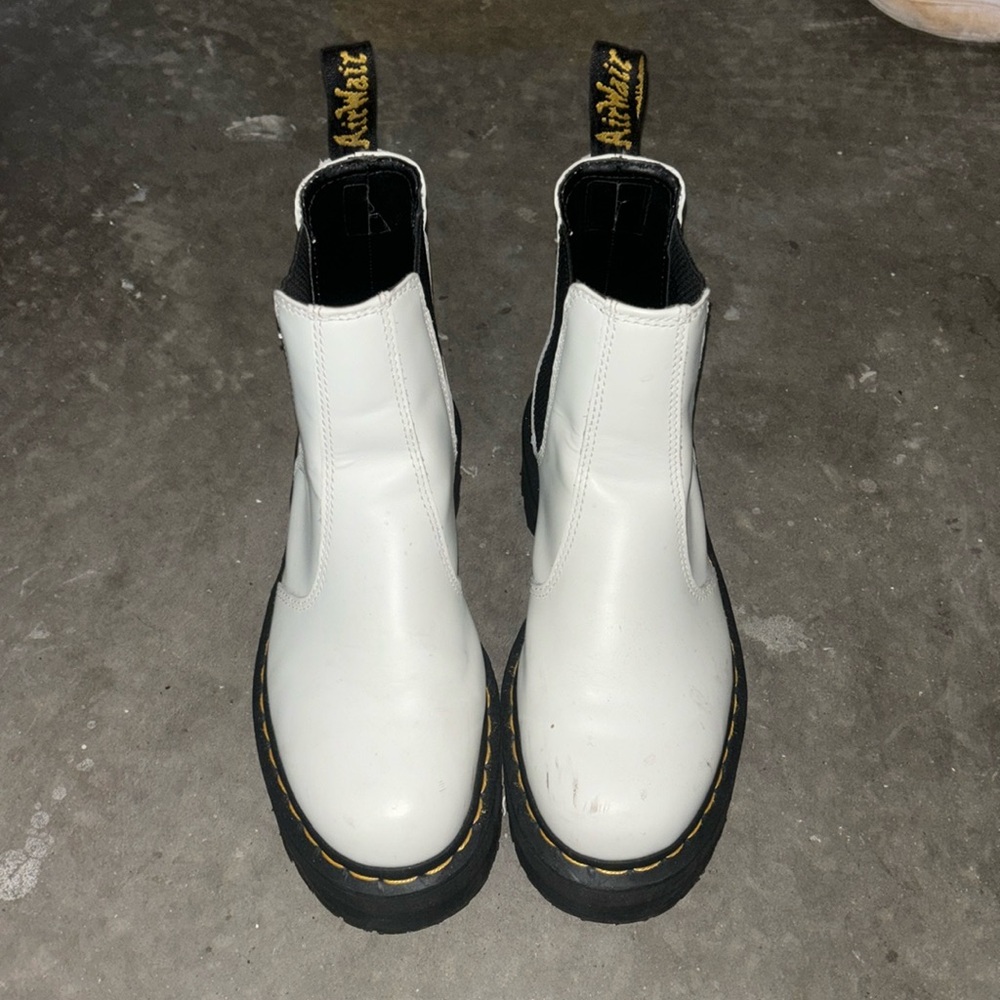 White platform Dr. Martens. Size 37 EU. Worn. Some scratches but in good shape.